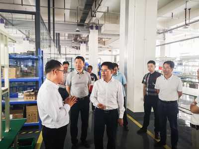 省經信廳與市經開區領導調研中航宇飛四川工廠，助力企業市場拓展與發展
